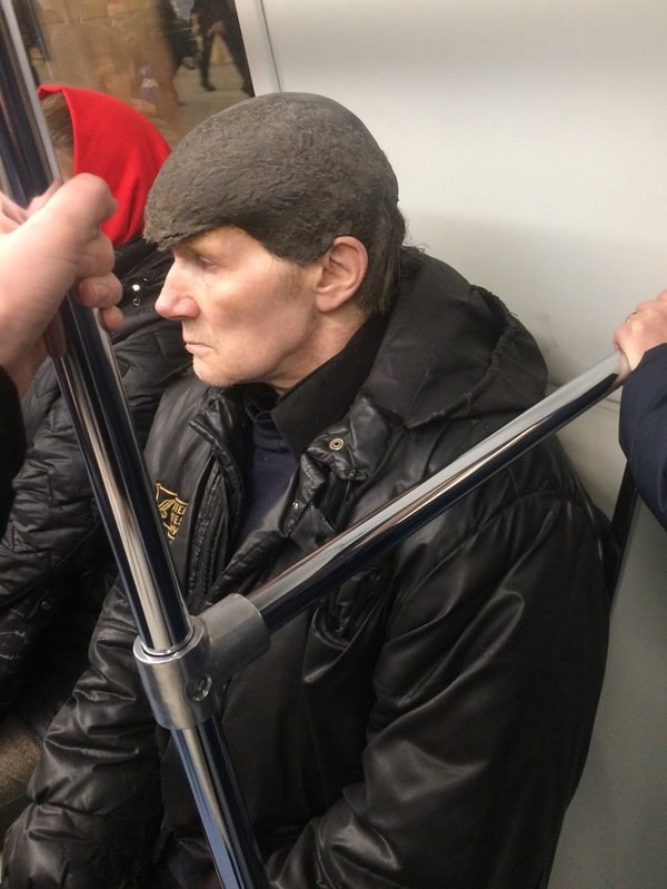 мода петербургского метро, мода метро, модники в транспорте, странные пассажиры метро 