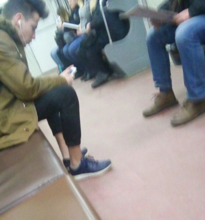 мода петербургского метро, мода метро, модники в транспорте, странные пассажиры метро 