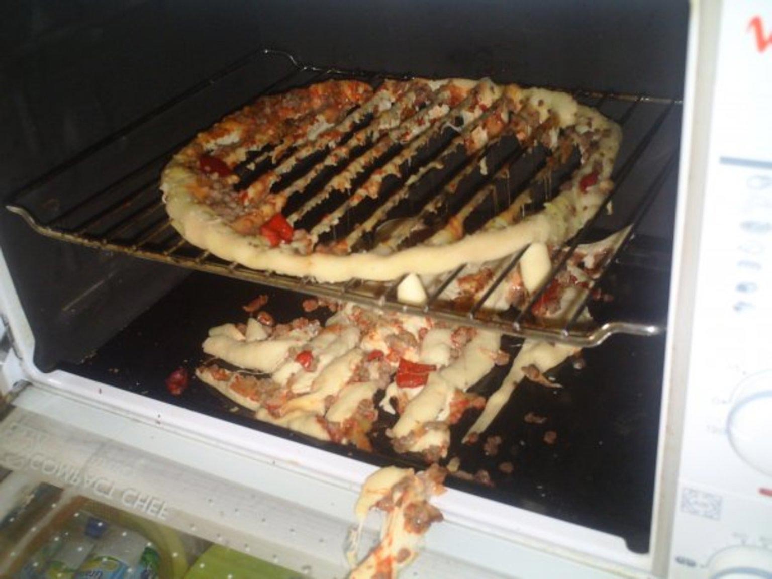 как положить пиццу в духовке фото 31