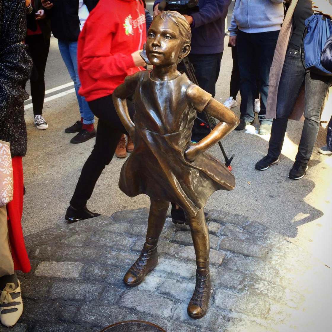памятник Бесстрашной девочке, бесстрашная девочка на Уолл-стрит, Fearless Girl