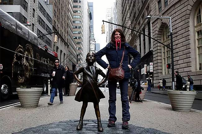 памятник Бесстрашной девочке, бесстрашная девочка на Уолл-стрит, Fearless Girl