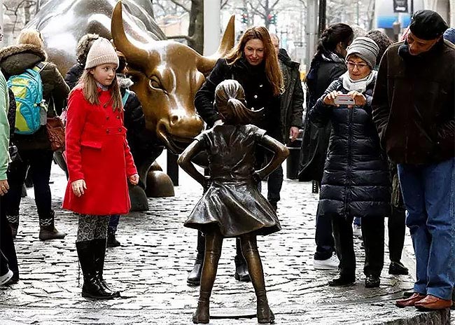 памятник Бесстрашной девочке, бесстрашная девочка на Уолл-стрит, Fearless Girl