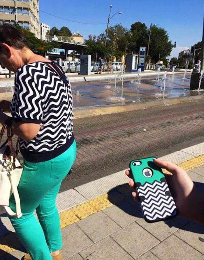 люди случайно слились со своим окружением, забавные совпадения