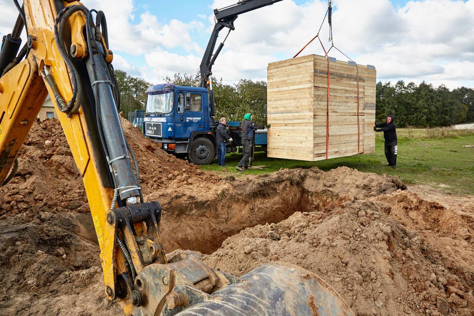 как выглядят лошади снизу, Андриус Бурба, Andrius Burba, Under-Horse, 