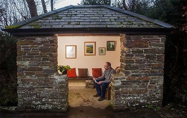 самая уютная автобусная остановка в мире, автобусная остановка  Девон Уолкхемптон