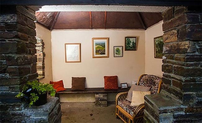 самая уютная автобусная остановка в мире, автобусная остановка  Девон Уолкхемптон