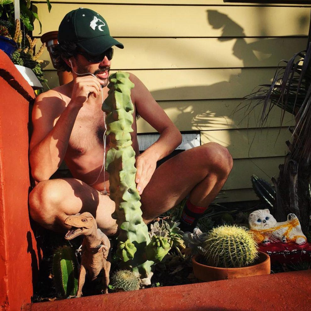 Всемирный день голого садовода, World Naked Gardening Day