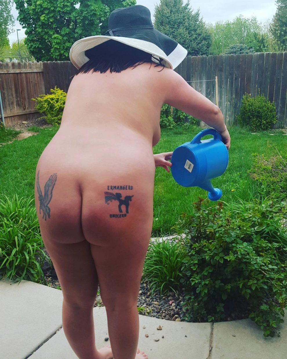 Всемирный день голого садовода, World Naked Gardening Day