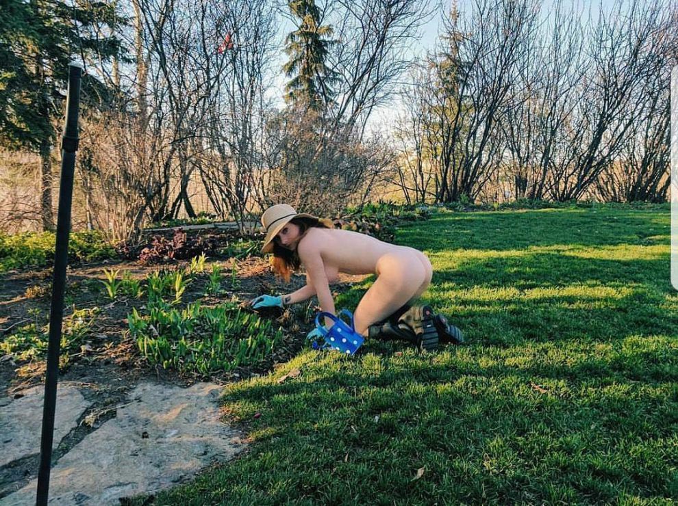 Всемирный день голого садовода, World Naked Gardening Day