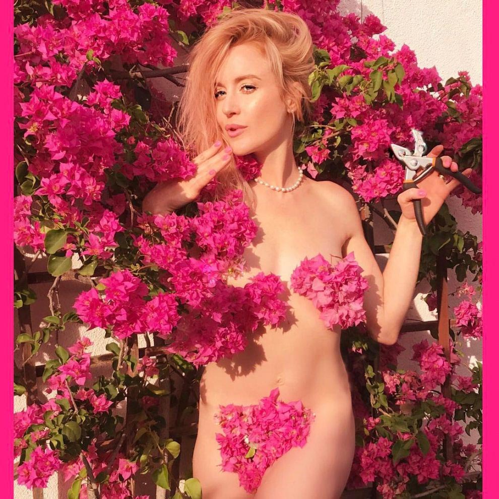 Всемирный день голого садовода, World Naked Gardening Day