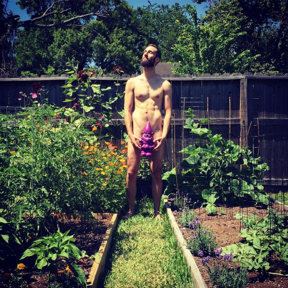Всемирный день голого садовода, World Naked Gardening Day