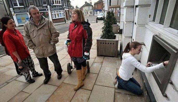 смешные фотографии банкоматов, смешные случаи с банкоматами, странные  банкоматы