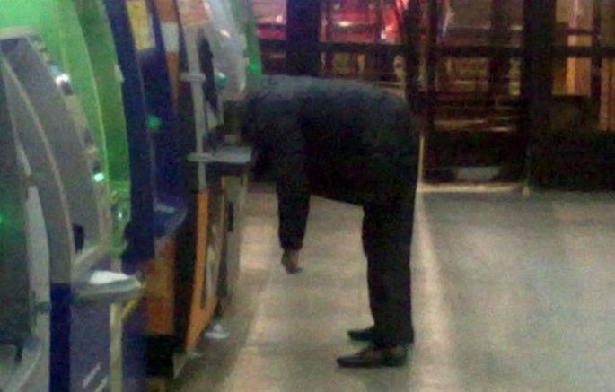 смешные фотографии банкоматов, смешные случаи с банкоматами, странные  банкоматы