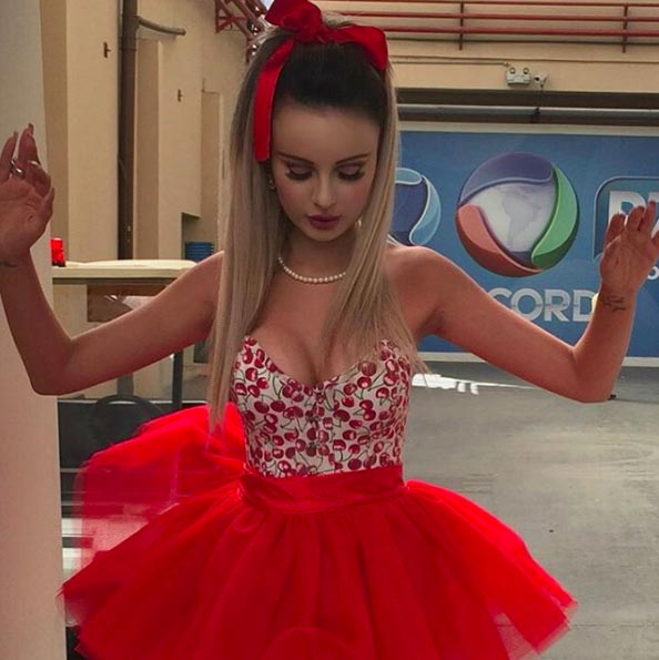 Эта бывшая модель потратила более $ 180 000, чтобы выглядеть как Ким Кардашьян Дженнифер Памплона, Jennifer Pamplona, пластические операции выглядеть как Ким Кардашьян, Селсо