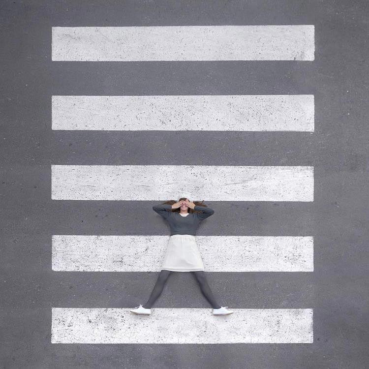 пара взаимодействует с архитектурой, Анна Девис, Даниэль Руэда