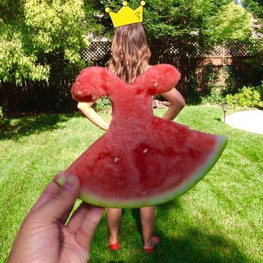 Платья из арбуза — освежающий летний тренд, захлестнувший соцсети платья из арбуза, watermelon dress, одежда из арбуза