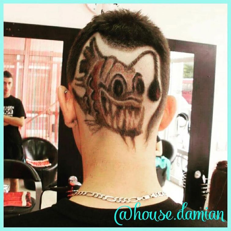 выбритый рисунок на голове, выбритый рисунок на голове фото, портрет знаменитости выбритый на голове