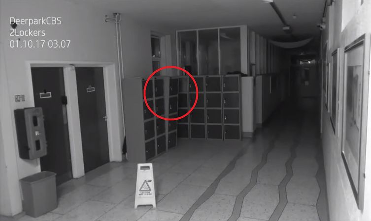 призрак в школе, призрак видео, призрак попал на камеру, призрак на камере