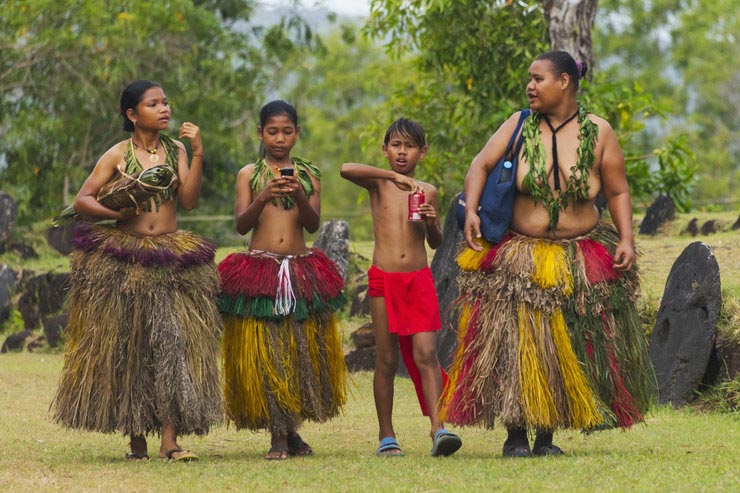 9 самых странных новогодних традиций из разных уголков планеты странные новогодние традиции, новогодние традиции разных стран