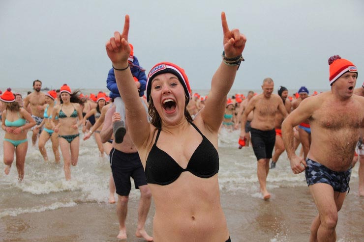 9 самых странных новогодних традиций из разных уголков планеты странные новогодние традиции, новогодние традиции разных стран