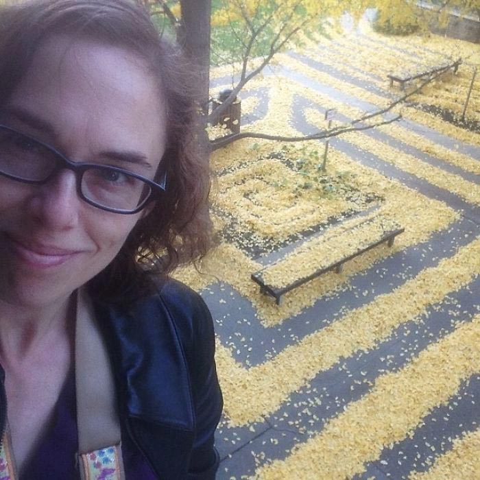 ленд-арт, узоры из опавших листьев, рисунки из опавших листьев