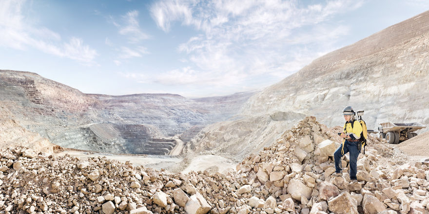 женщины за тяжёлой работой, женщины за мужской работой, Крис Крисман