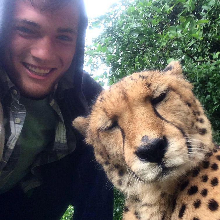 пара придумывала оправдания не видеться, 3 года переписывались в Tinder, шуточная переписка Tinder