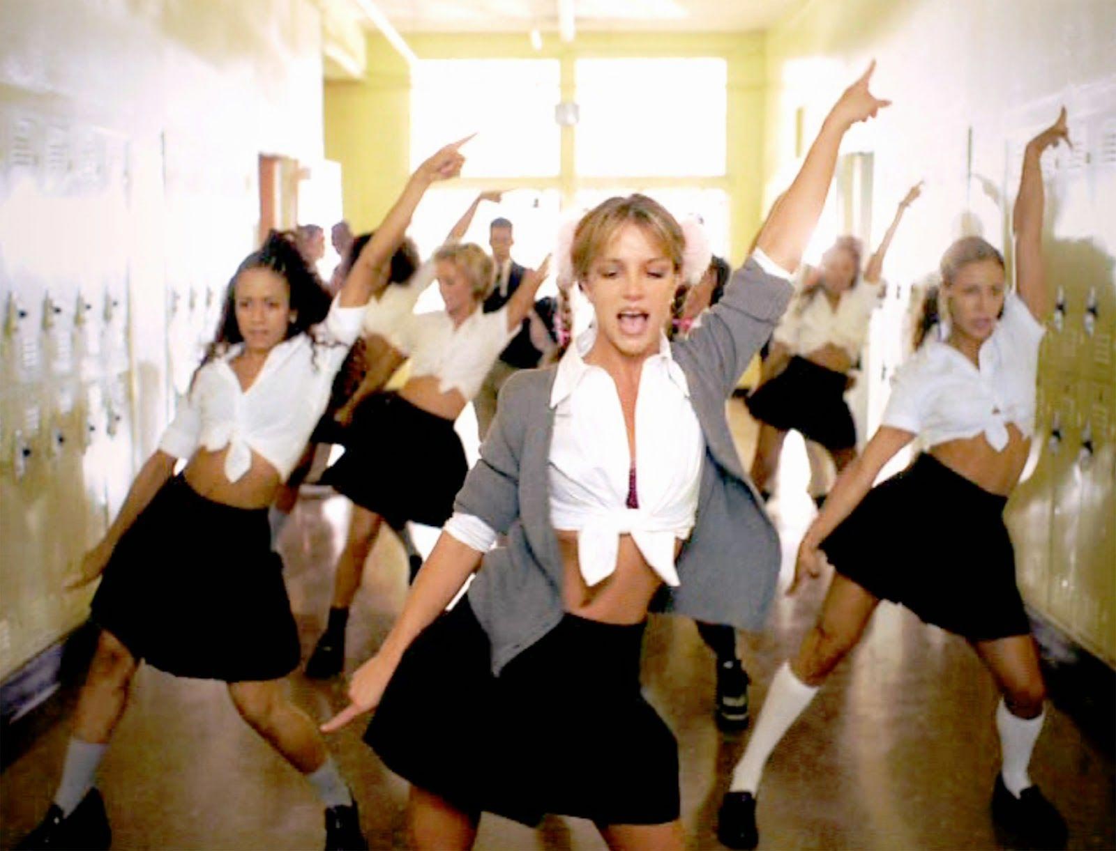 Baby on more time. Бритни Спирс School. Бритни Спирс 1998. Бритни Спирс Hit me Baby one more time. Бритни Спирс в клипе Baby one more time.