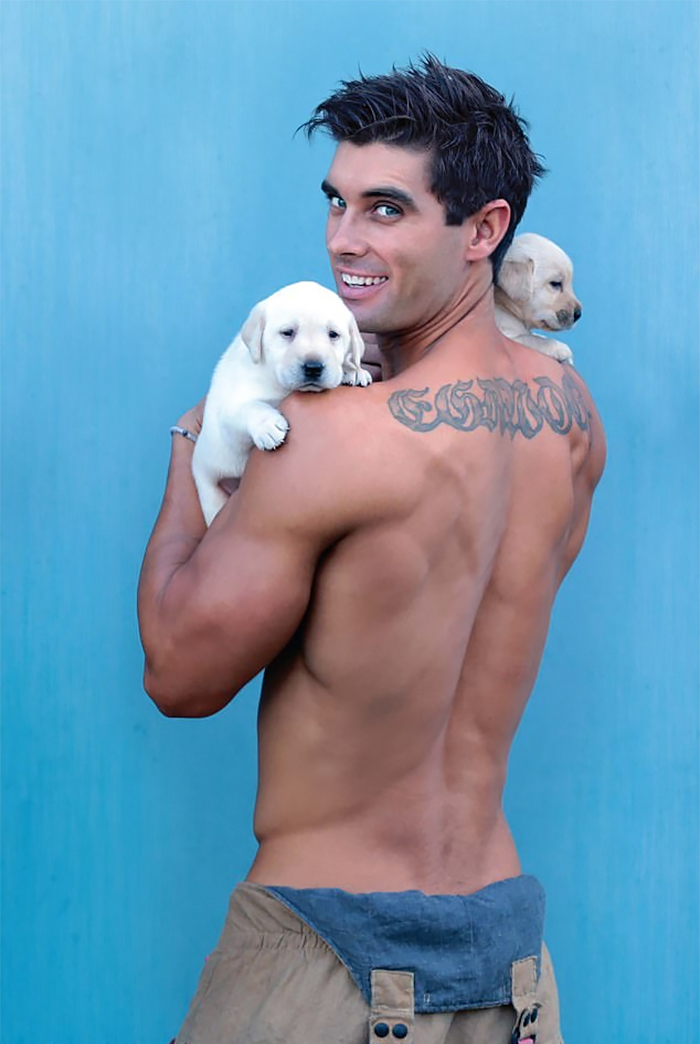 Австралийские пожарные разделись для благотворительности, пожарные разделись для благотворительного календаря