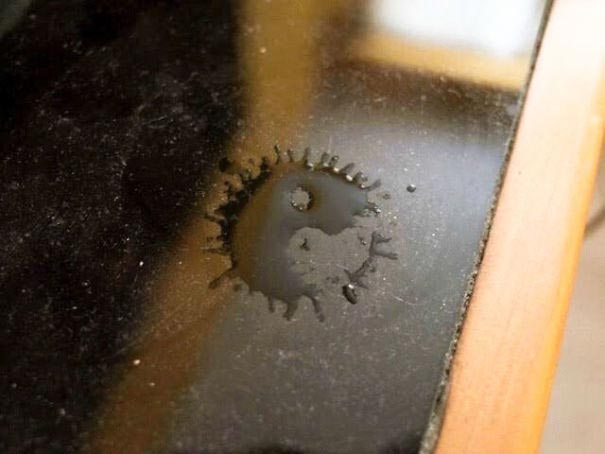 пятна от жидкости, пятно похожее на, пятна похожие на нечто другое