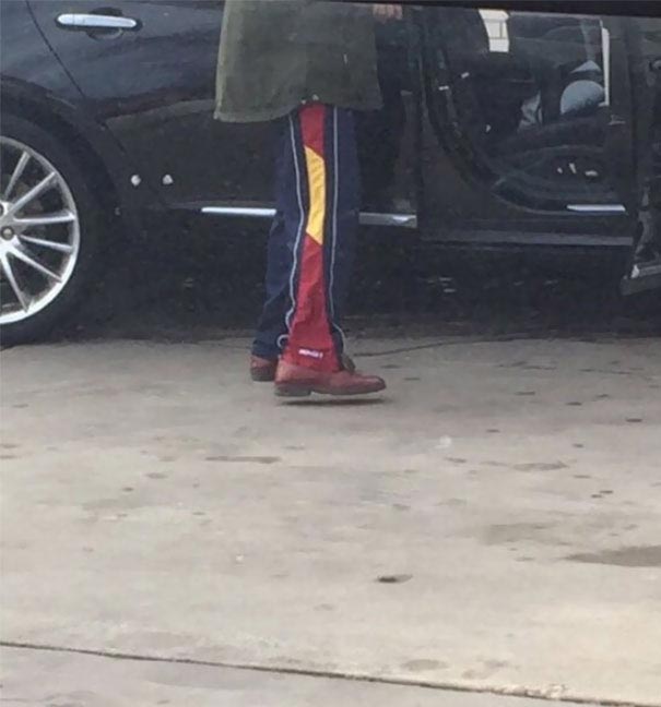 пятна от жидкости, пятно похожее на, пятна похожие на нечто другое