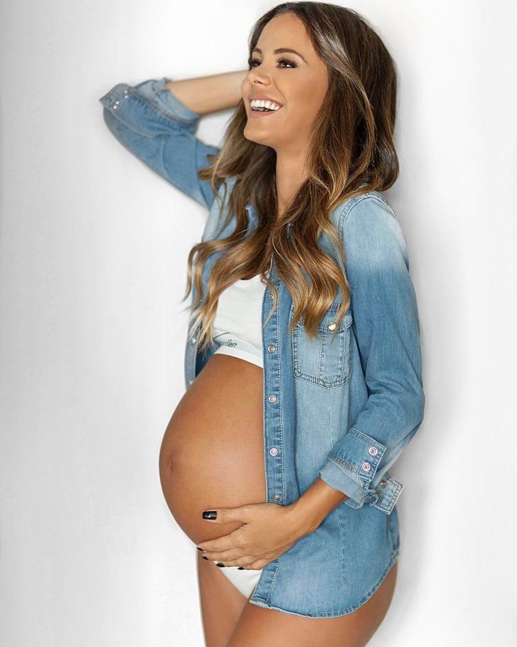 фото сразу после кесарева сечения, селфи с новорожденным ребёнком