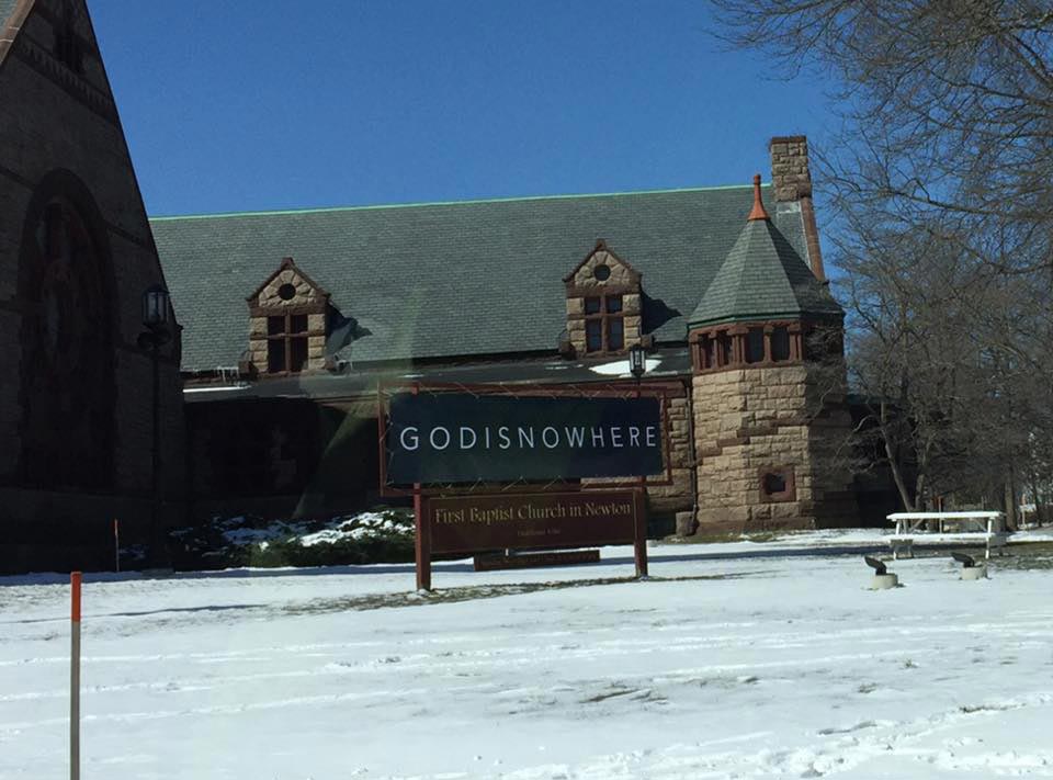 нелепая приветственная надпись, церковь приветственная надпись