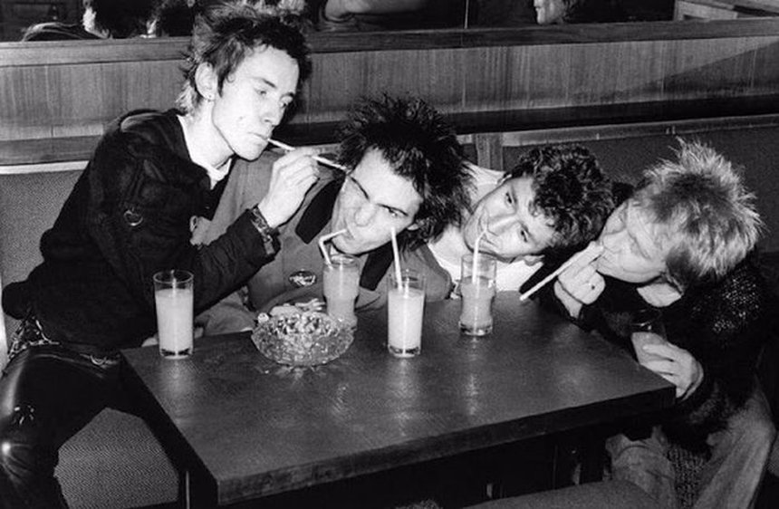 рок-музыканты в начале карьеры, как рок звёзды выглядели в молодости 