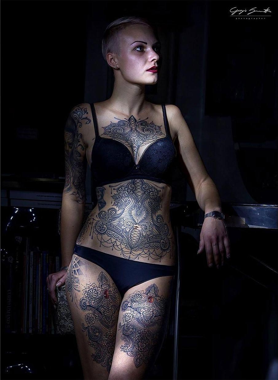 женские татуировки, женская татуировка на руке, тату кружева, Марко Манзо, Marco Manzo