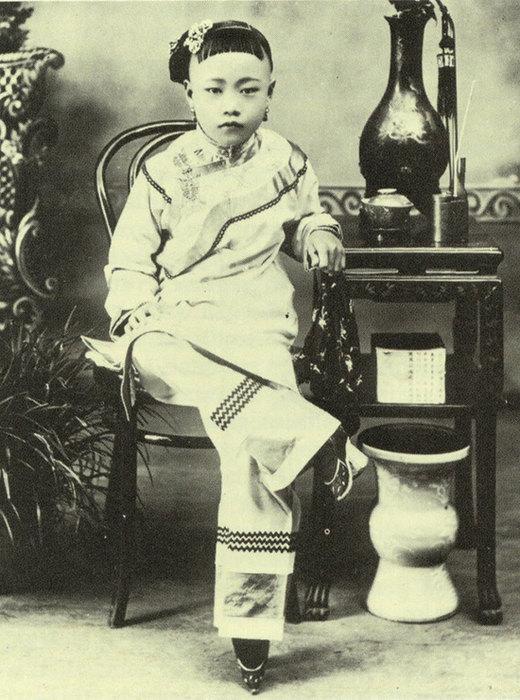 Монобровь, чёрные зубы и другие странные стандарты красоты из прошлого стандарты красоты из прошлого, какие стандарты красоты были 100 лет назад