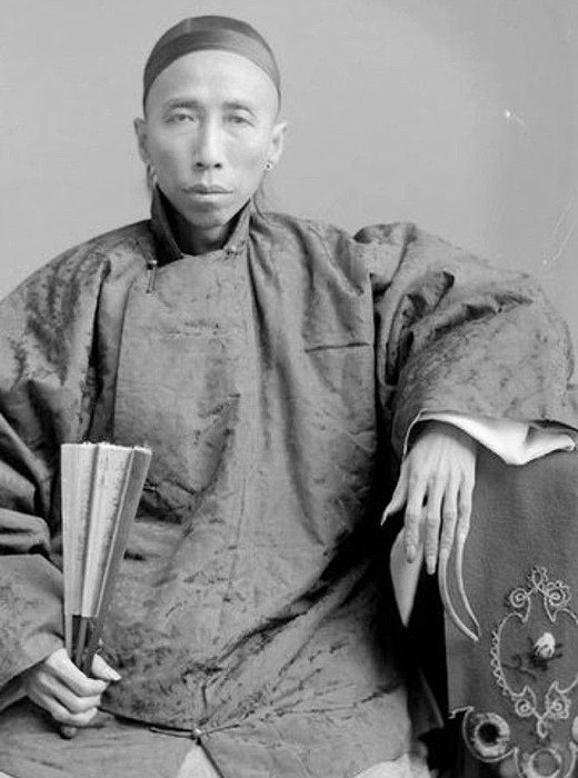 Монобровь, чёрные зубы и другие странные стандарты красоты из прошлого стандарты красоты из прошлого, какие стандарты красоты были 100 лет назад