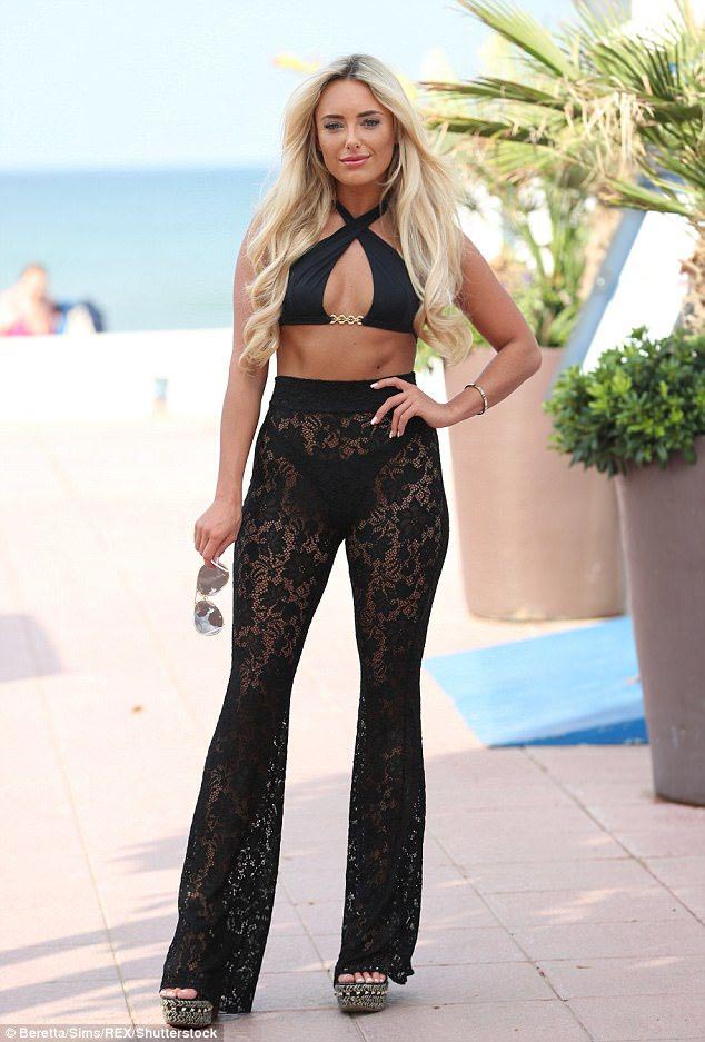 нелепые наряды звёзд, самые безвкусные наряды знаменитостей