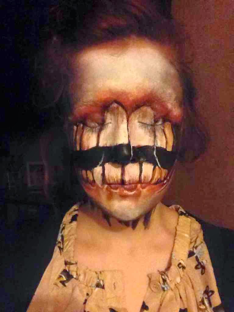жуткий макияж, страшный макияж, пугающий макияж