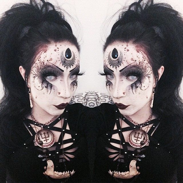 жуткий макияж, страшный макияж, пугающий макияж