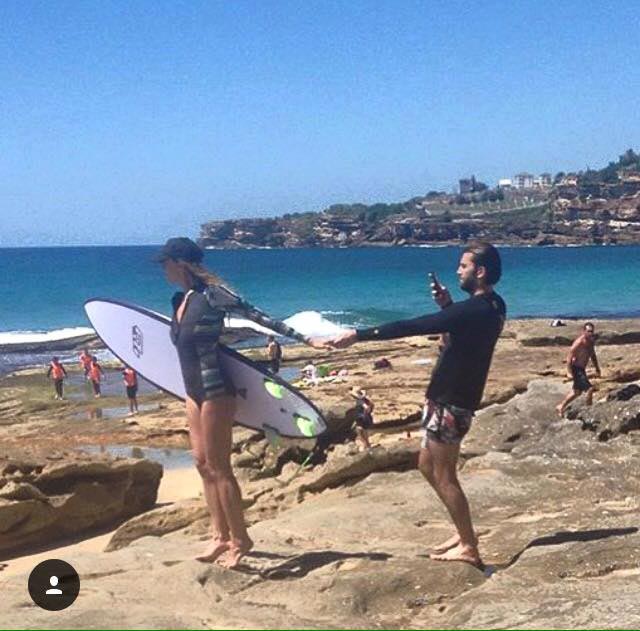 Инстаграм-бойфренды, или парни, которых девушки используют вместо селфи-палки Инстаграм-бойфренды, парни селфи-палки, парни фотографируют девушек Instagram