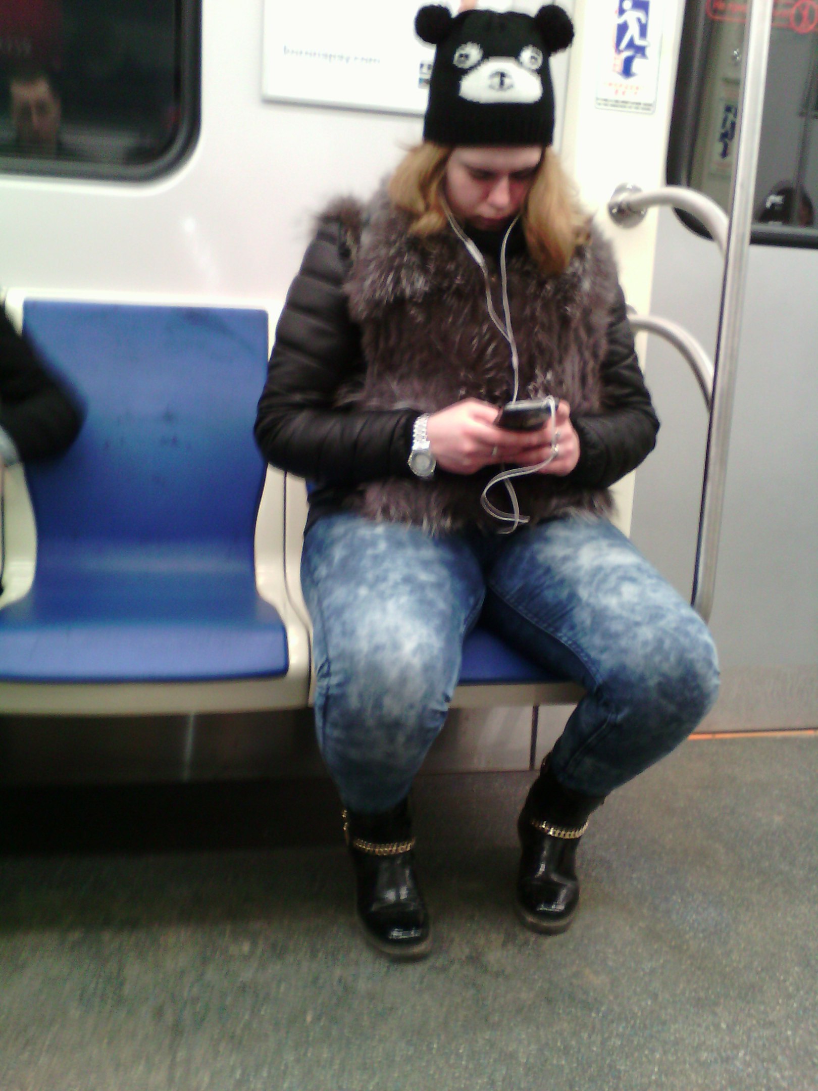 мода петербургского метро, мода метро, модники в транспорте, странные пассажиры метро 