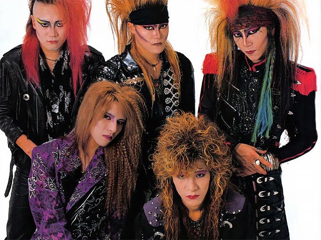 Смешные фотографии метал-групп из прошлого, которые выглядят просто фантастически нелепо в своих странных нарядах Смешные фотографии метал-групп, нелепые фотографии метал-групп, странные наряды метал-групп