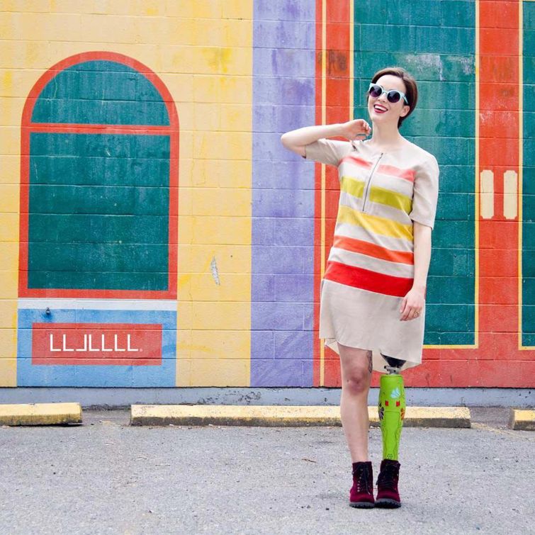 дизайнерские протезы, протезы ног дизайн, протезы ног модный аксессуар