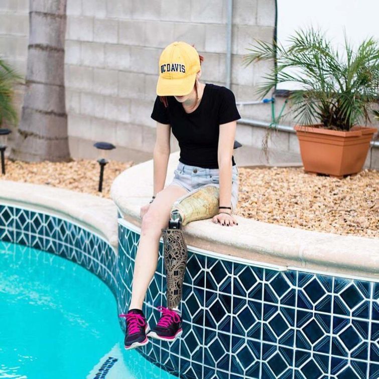 дизайнерские протезы, протезы ног дизайн, протезы ног модный аксессуар