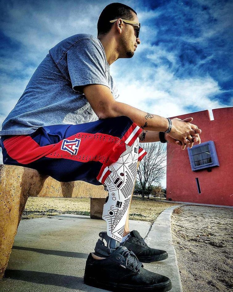 дизайнерские протезы, протезы ног дизайн, протезы ног модный аксессуар