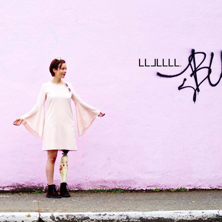 дизайнерские протезы, протезы ног дизайн, протезы ног модный аксессуар