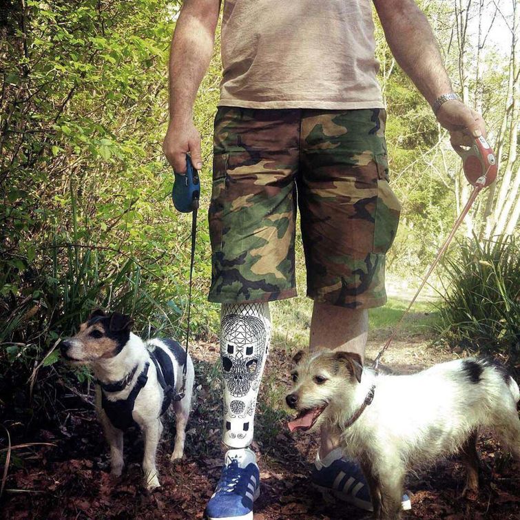 дизайнерские протезы, протезы ног дизайн, протезы ног модный аксессуар