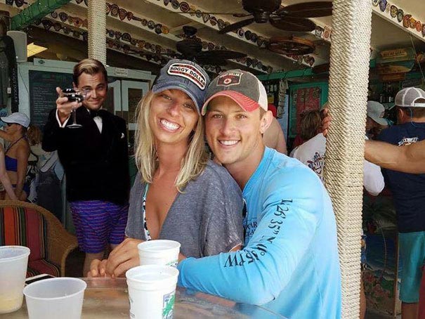 пара попросила убрать пузатого мужика с фото, пузатый мужик фотожабы