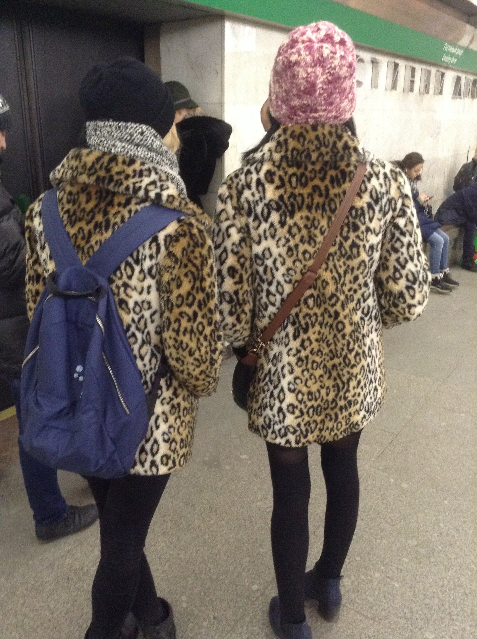 мода петербургского метро, мода метро, модники в транспорте, странные пассажиры метро 